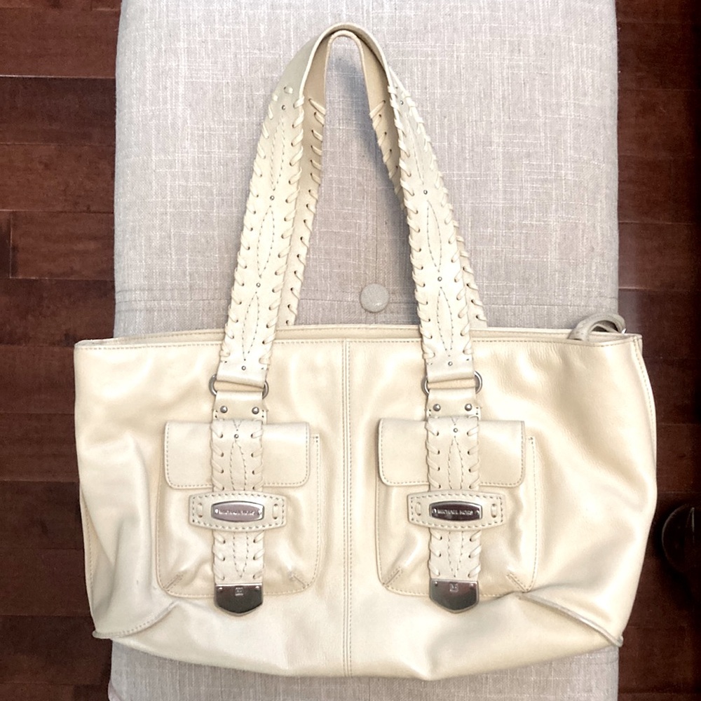 Great condition Michael Kors cream purse.